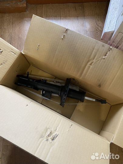 Стойка амортизационная передняя правая