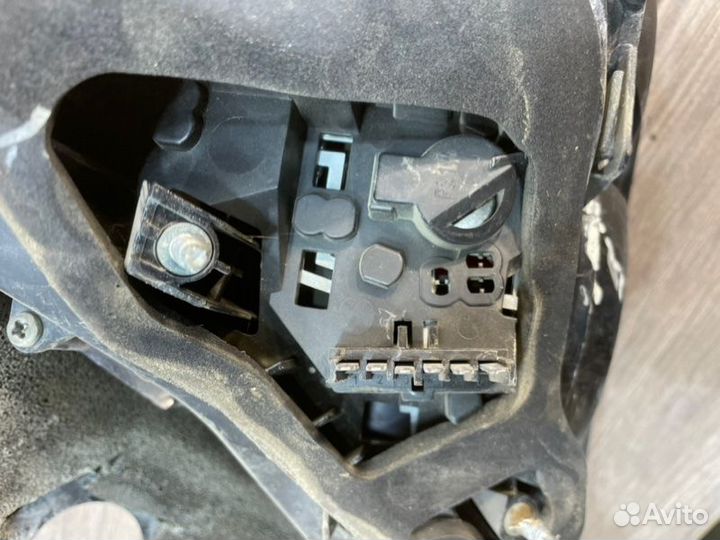 Фонарь задний левый Opel Astra H хетчбек Z16XEP