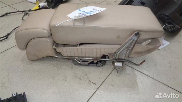 Подлокотник Toyota Camry