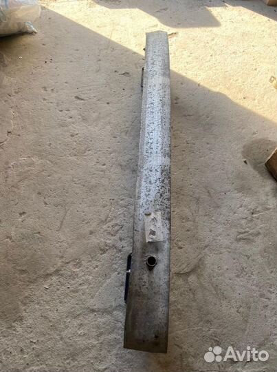 Усилитель заднего бампера Мерседес W211