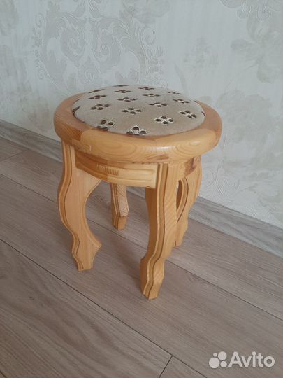Табурет детский, массив дерева