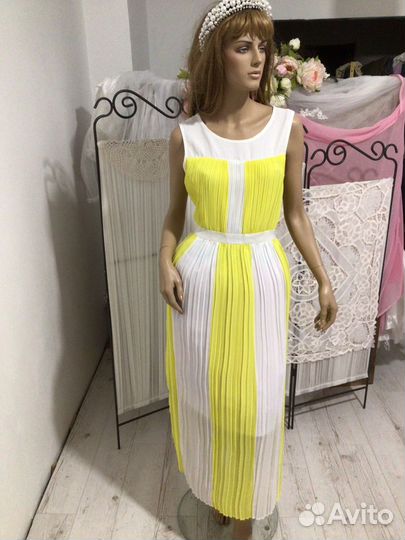 Платье шифон-плиссе новое на выпускной M