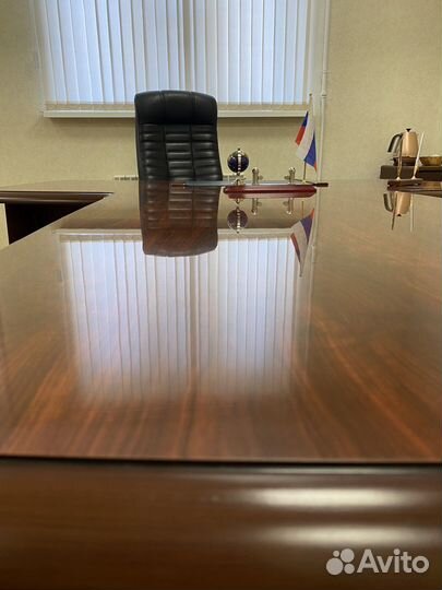 Стол для успешного руководителя