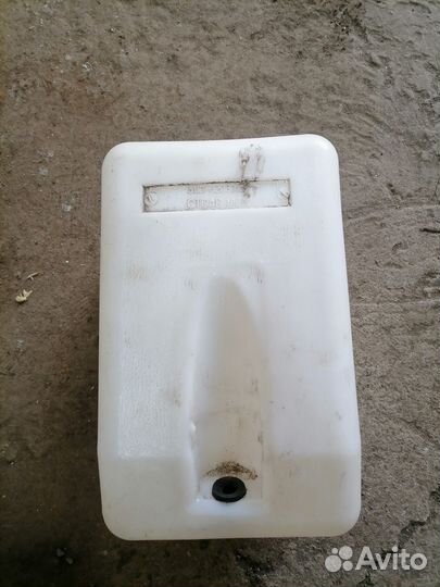 Бачок омывателя газ волга