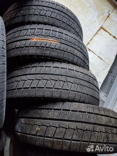 Bridgestone Blizzak Revo GZ 225/45 R18