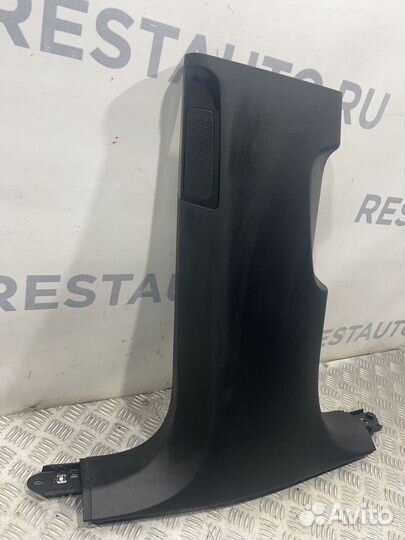 Обшивка стойки Audi A8