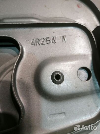 Лючок бензобака Renault duster