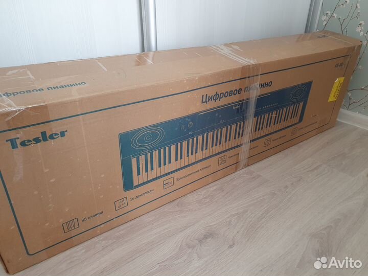 Цифровое пианино Tesler