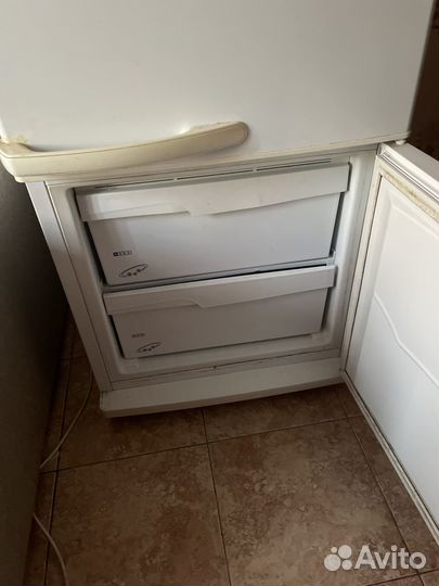 Холодильник б/у в хорошем состоянии,торг уместен