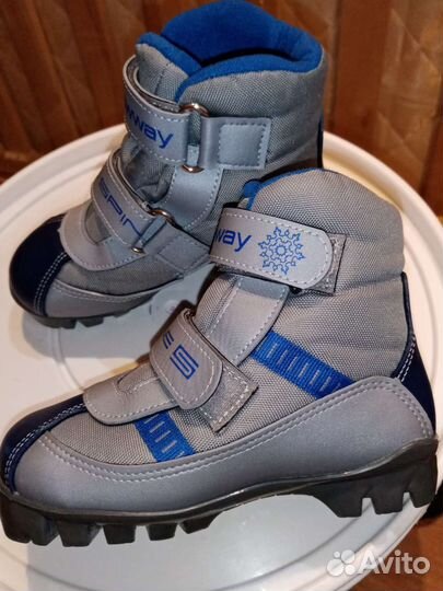 Лыжные ботинки