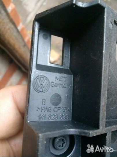 Ручка открывания капота