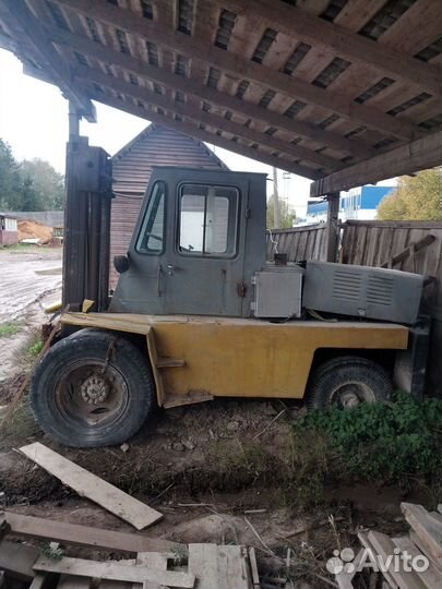 Фронтальный погрузчик