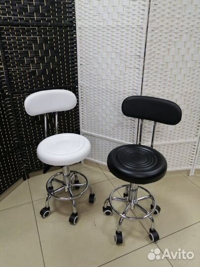 Стул мастера косметолога. Удобный и прочный