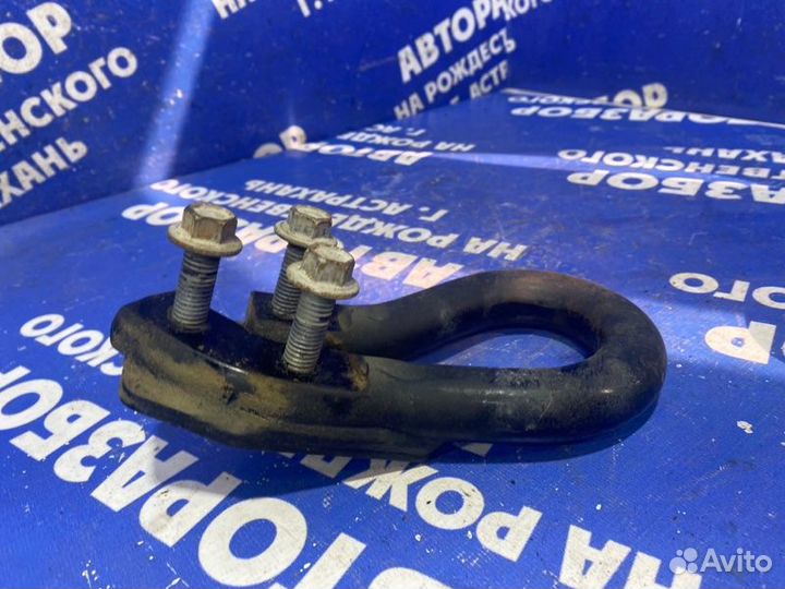 Буксировочный крюк Ford F350 пикап 2005