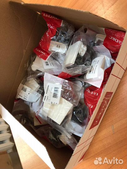 76002B Выключатель, 2 модуля