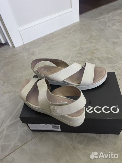 Сандалии женские ecco