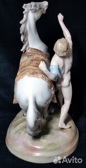 Антикварная статуэтка фолькштедт германия 19 В