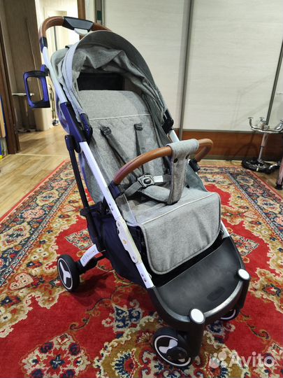 Коляска прогулочная yoya