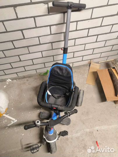 Трехколесный велосипед с ручкой