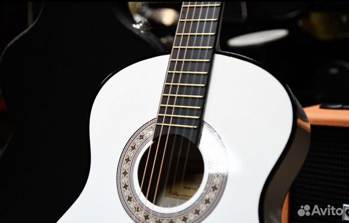 Классическая гитара Belucci