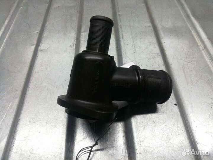 Фланец (тройник) системы охлаждения Peugeot 307