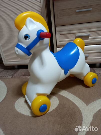 Лошадь каталка