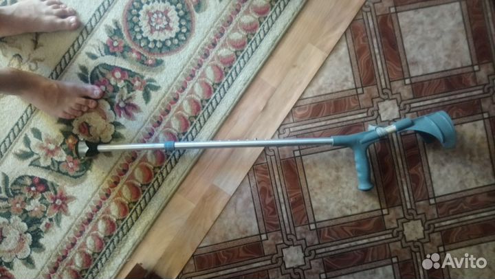 Трость с опорой под локоть