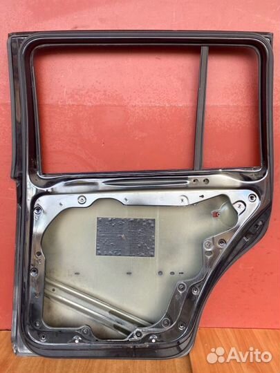 Дверь задняя правая Vw Touran BSX 2008