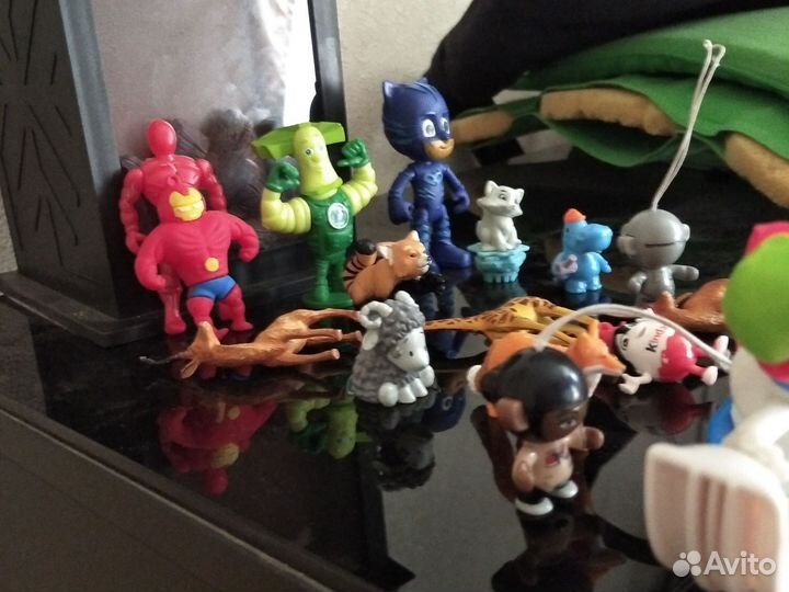 Фигурки животных и разных франшиз