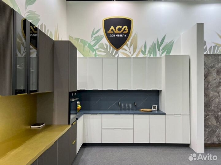 Кухня прямая в потолок