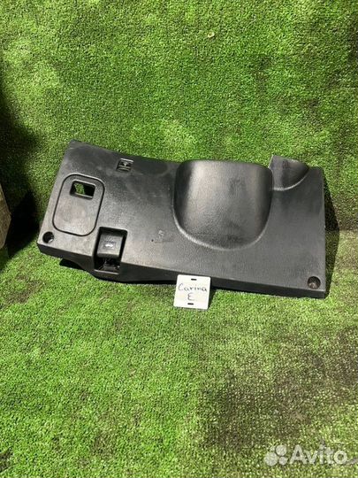 Консоль под рулевой колонкой Toyota Carina AT190