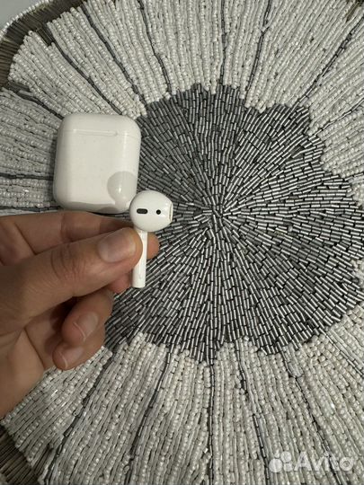 Наушники Apple airpods