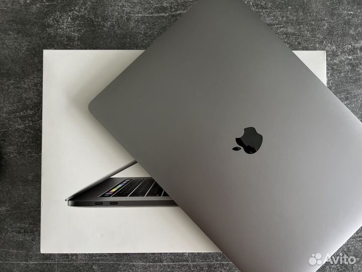 Apple Macbook pro 15-inch 2016