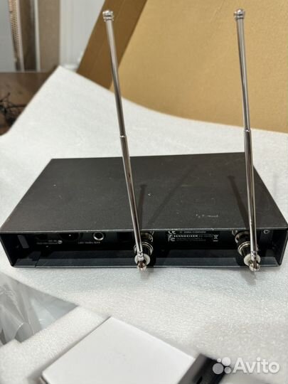 Петличный минкрофон sennheiser с базой