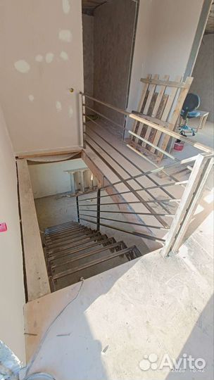 Изготовление металлокаркасов лестниц