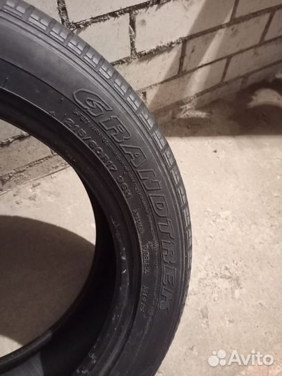 Dunlop Grandtrek ST20 215/60 R17