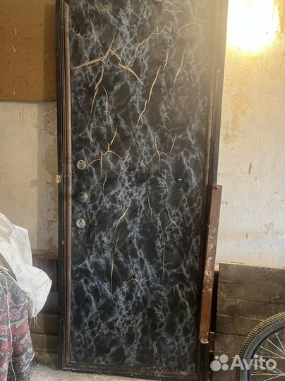 Дверь входная железная уличная утепленная бу