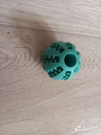 Мячик для кормления собак