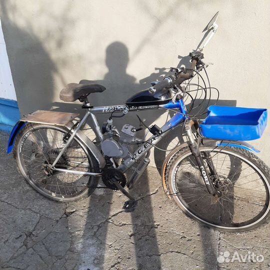 Велосипед с бензиновым двигателем