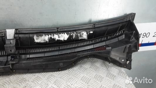 Накладка декоративная (жабо, дождевик) toyota coro