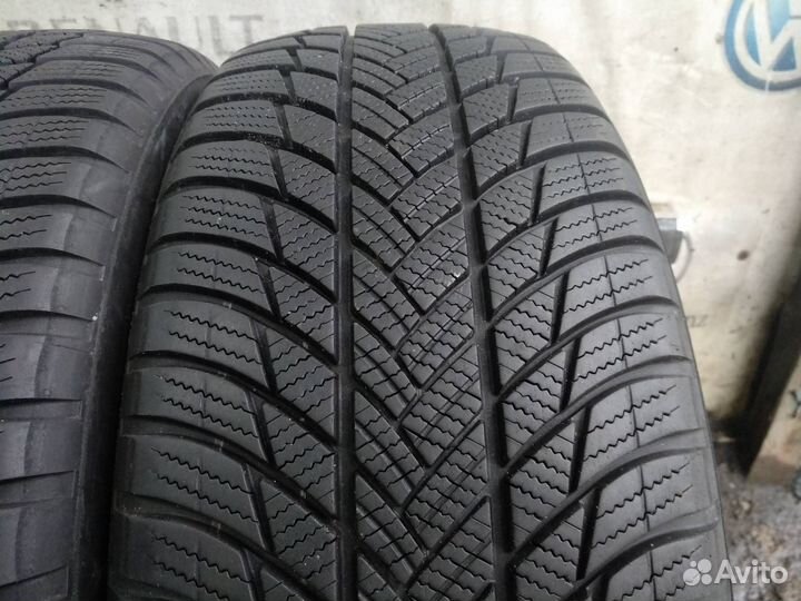 Bridgestone Blizzak LM-001 225/60 R17 99H