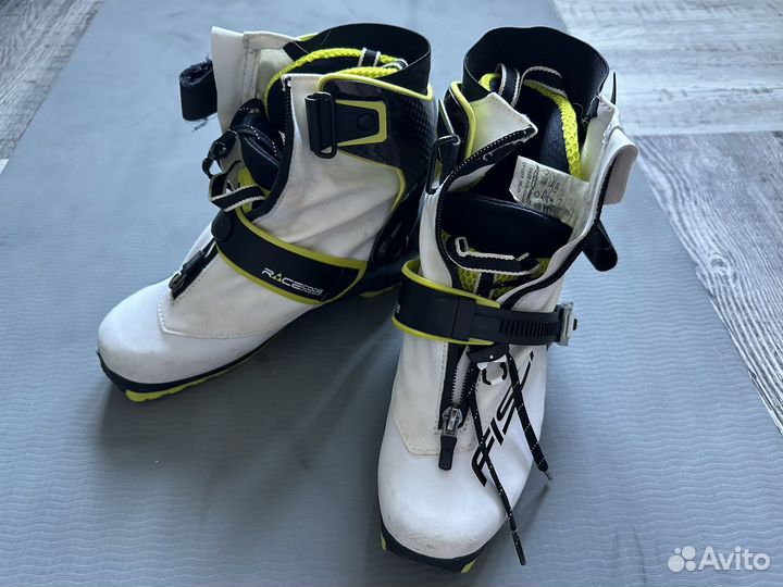 Лыжные ботинки fisher carbonlite skate + бахилы