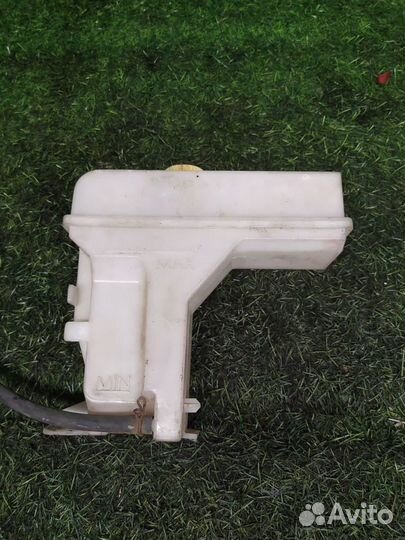 Бачок расширительный Nissan Primera