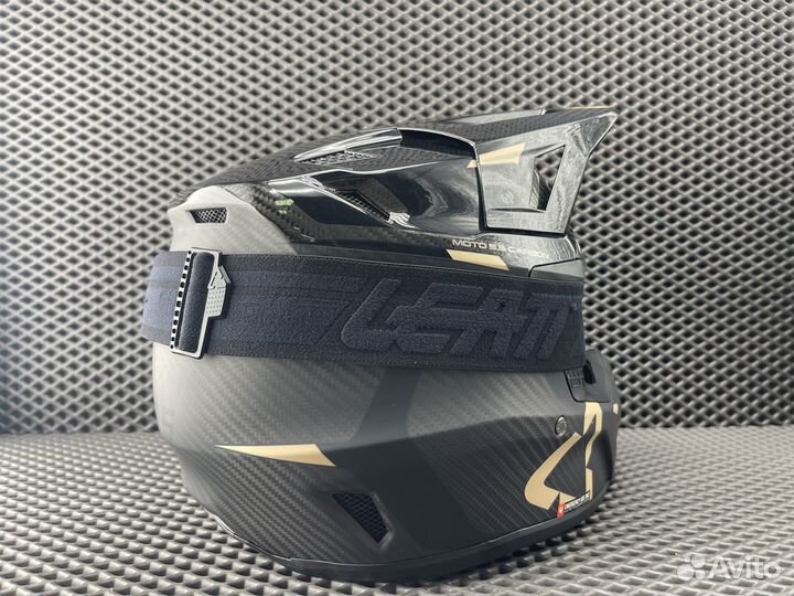 Кроссовый шлем Leatt 9.5 Carbon