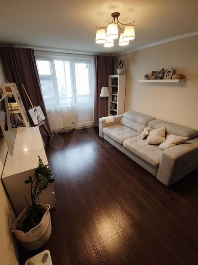 2-к. квартира, 53 м², 8/17 эт.