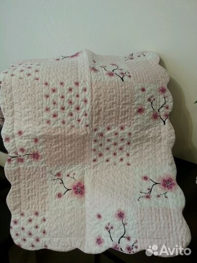 Новый декоративный комплект на кровать