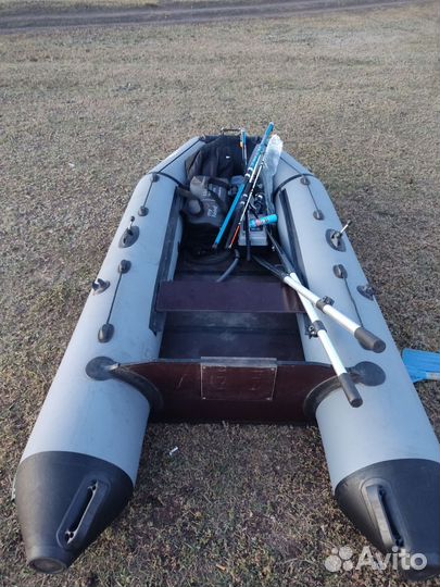 Лодка с мотором