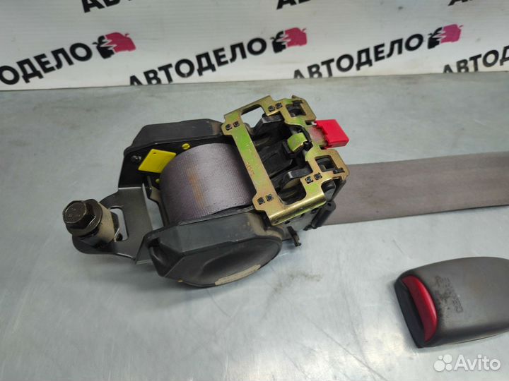 Ремень безопасности центральный Nissan Almera