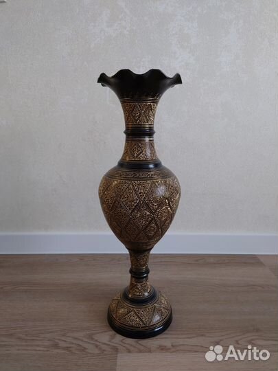 Ваза металлическая ажурная