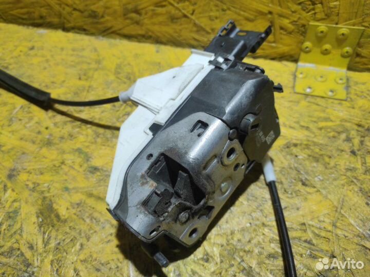 Замок двери для передний левый Peugeot Partner B9